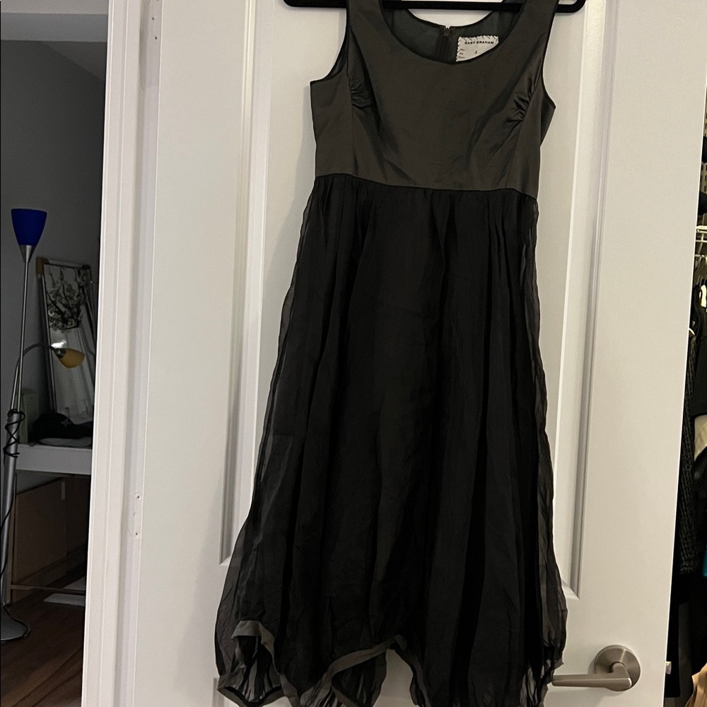 Elegant Black and Gray Sleeveless Dress
